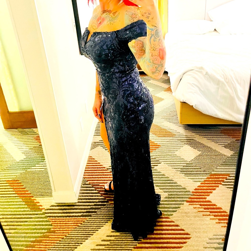 Windsor size M dress great condition.